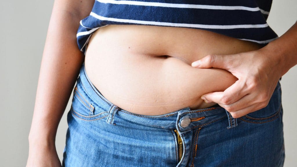 Здоровье: В каком случае жир на животе – это опасный симптом?