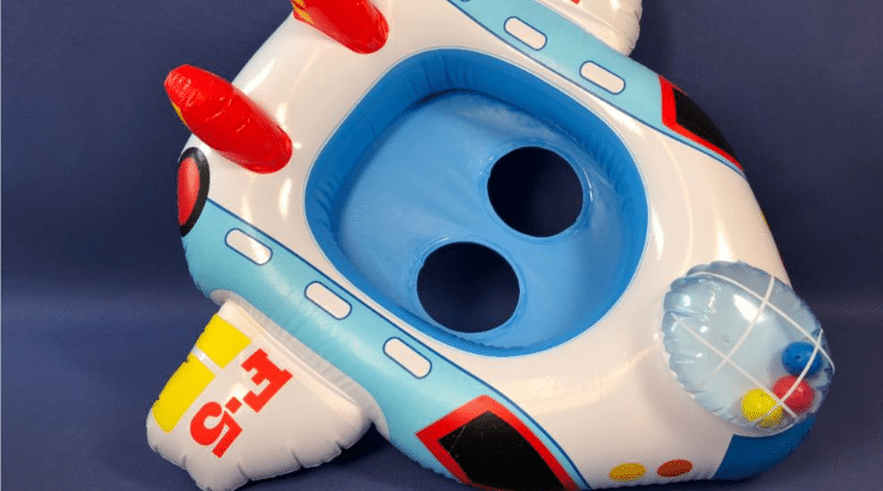 Общество: Будьте осторожны: детские надувные игрушки могут стать причиной утопления