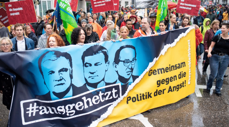 Новости: В Мюнхене тысячи людей вышли выразить протест против политики ХСС