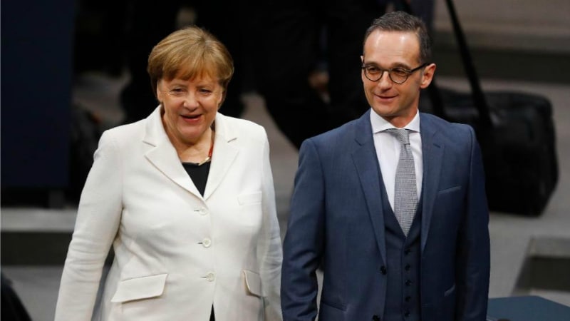 Общество: Маас обогнал Меркель и стал новым лидером Германии