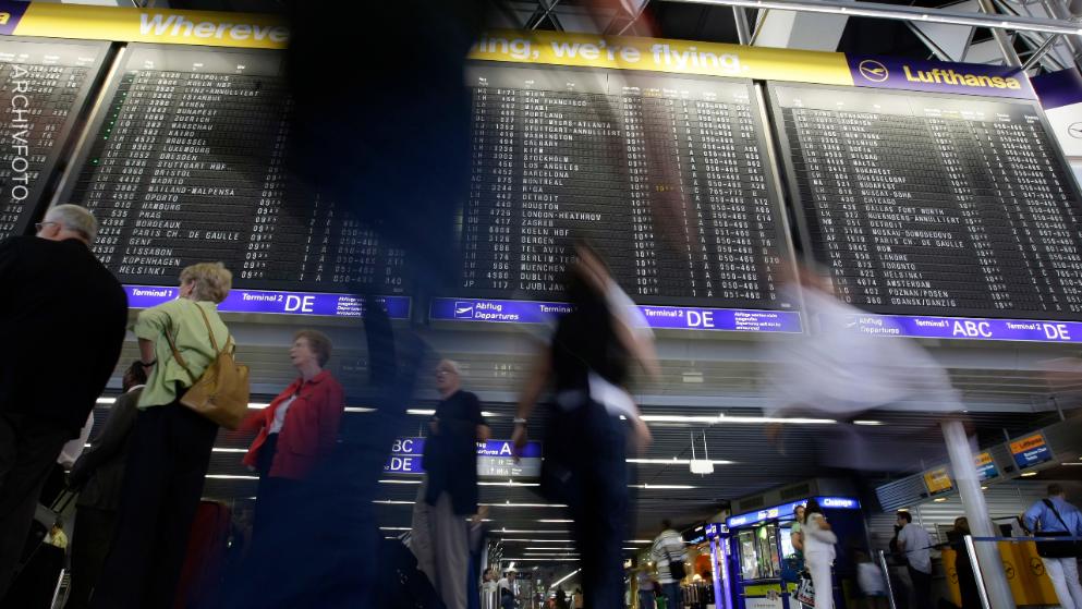 Происшествия: ЧП во франкфуртском аэропорту: тысячи пассажиров оказались в ловушке