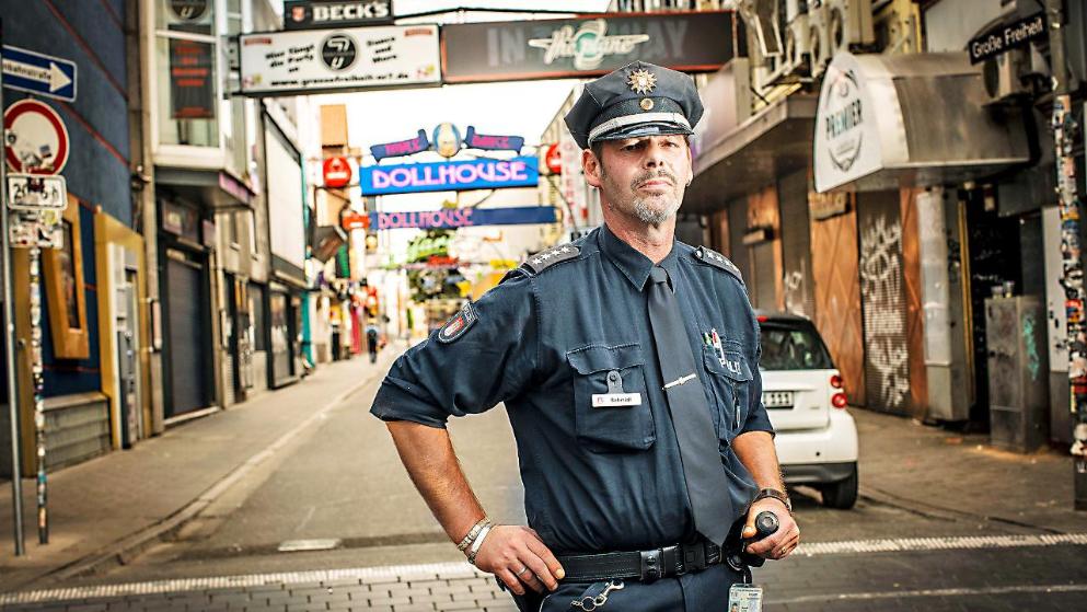 Общество: Что лучше: идиллия в немецком селе или городская суета? Мнение полицейских