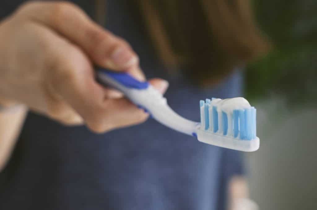 Домашние хитрости: Сверхвозможности зубной пасты: 11 способов применения в быту