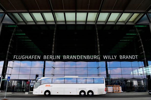 Происшествия: Подозрительный мужчина спровоцировал панику в аэропорту Шенефельд