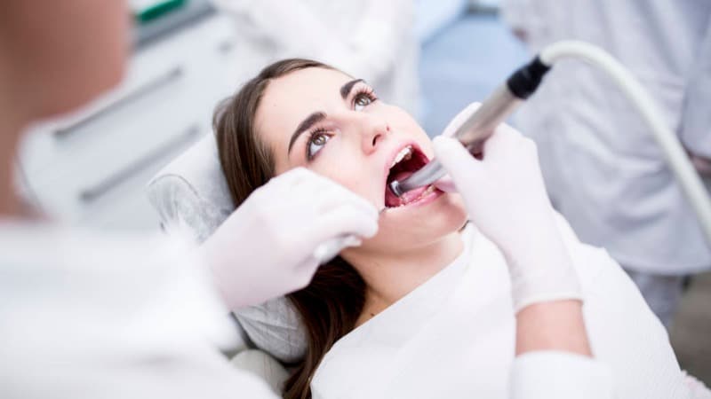 Здоровье: Почему перед перелетом нельзя посещать стоматолога?