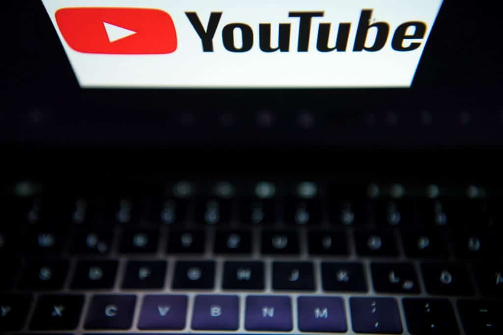 Технологии: Можно ли оказаться в суде за распространение записей в YouTube?