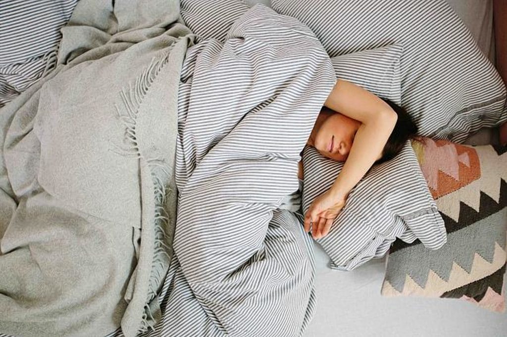 Домашние хитрости: Как уснуть за две минуты? Старый военный трюк