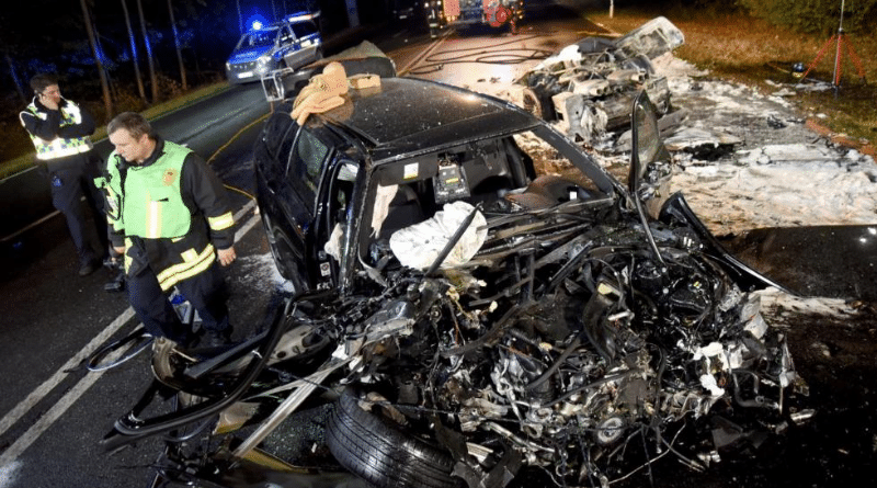 Происшествия: Ужасное ДТП в Оффенбахе: двое сгорели в машине, еще двое – в тяжелом состоянии рис 2