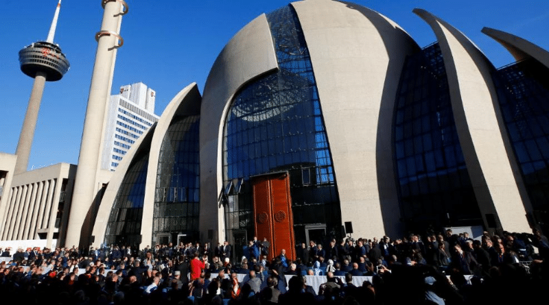 Общество: Эрдоган выступил на открытии самой большой мечети Германии