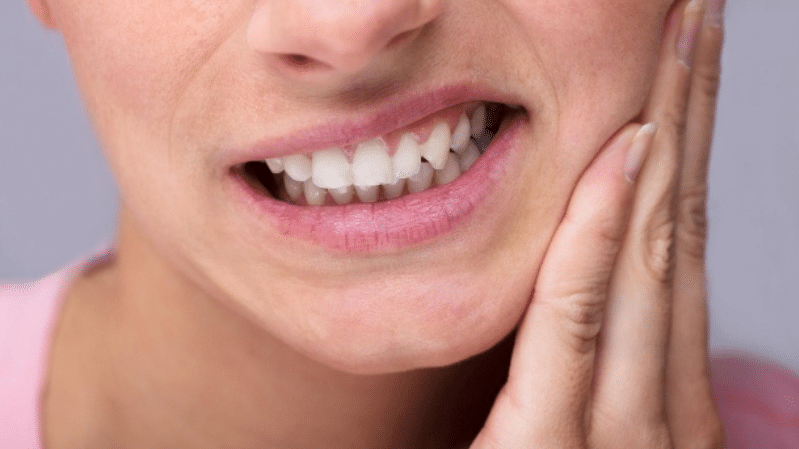 Здоровье: Холодное, теплое, сладкое: почему возникает резкая зубная боль?