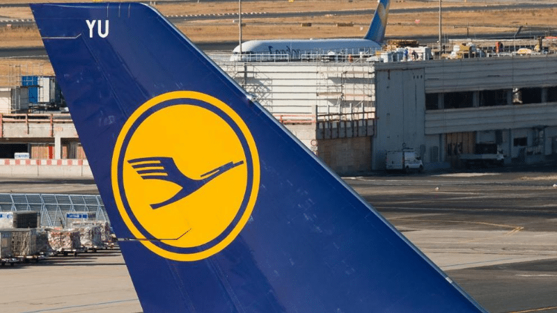 Общество: Каждый день Lufthansa отменяет около 60 рейсов