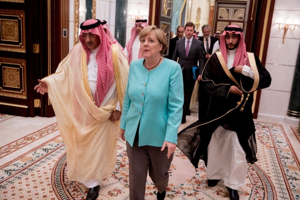 Политика: Германия больше не будет поставлять оружие в Саудовскую Аравию