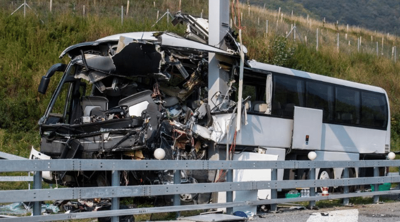 Происшествия: Немецкий туристический автобус попал в ДТП в Швейцарии – 13 пострадавших