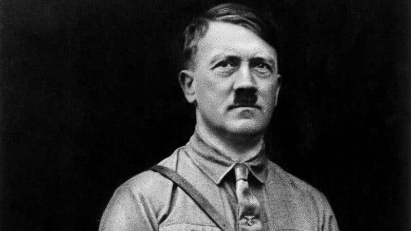 Общество: Как Гитлер совершил двойное самоубийство