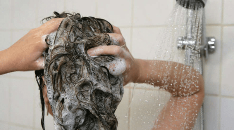 Домашние хитрости: Как навсегда решить проблему запотевания зеркала в ванной