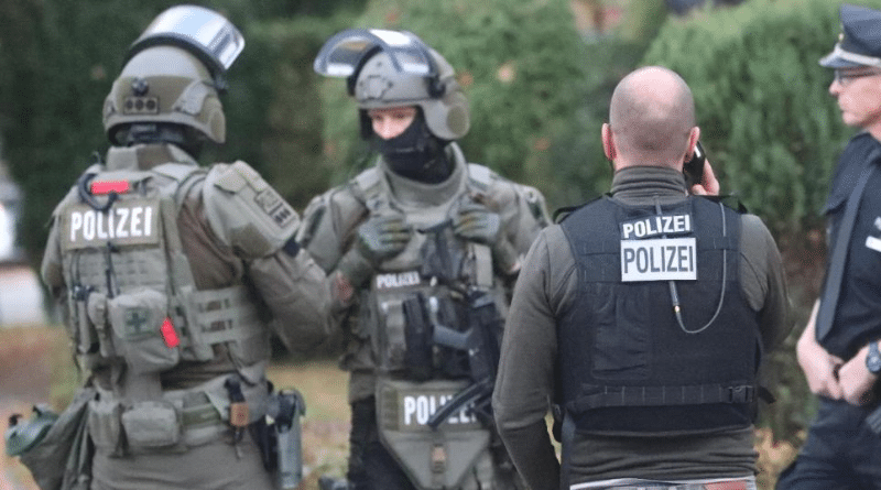 Происшествия: В Гамбурге мужчина взял трех женщин в заложники. Обновление: преступника задержали
