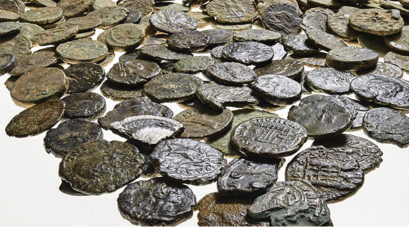 Общество: В Менхенгладбахе в поле нашли клад со старинными монетами