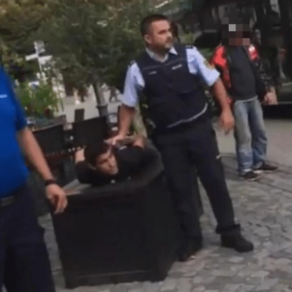 Происшествия: Нападение в центре Равенсбурга: бургомистр заставил беженца бросить нож