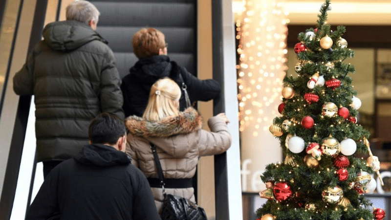 Деньги: Каждый второй немецкий сотрудник имеет право на рождественский бонус