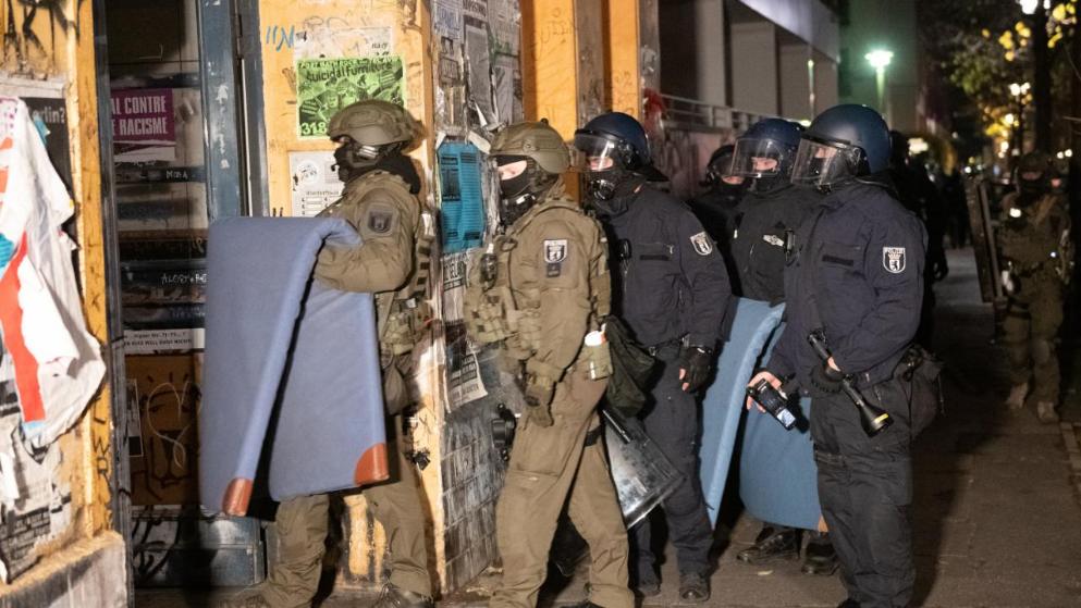 Происшествия: После нападения на магазин полиция проводит рейды в Берлине рис 2