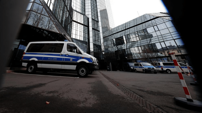 Деньги: Во Франкфурте обыскивают Deutsche Bank