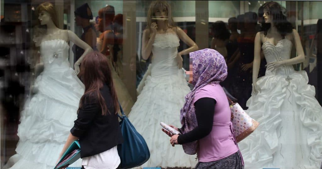 Общество: Ежегодно в Берлине примерно шесть тысяч женщин принудительно выдают замуж