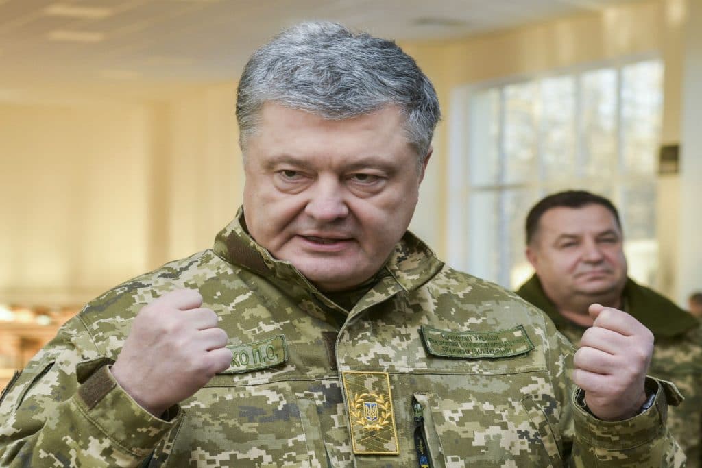 Политика: Украинский президент обратился за помощью к Германии и НАТО