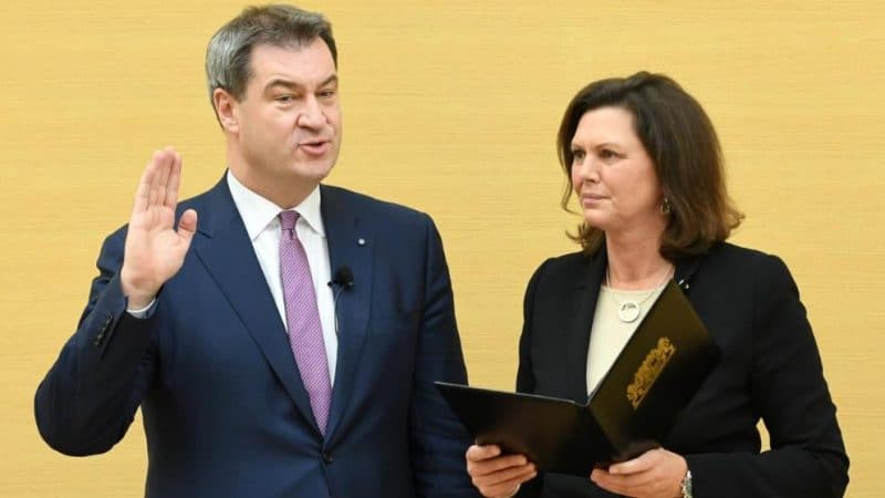 Политика: Противника мигрантов переизбрали на должность премьер-министра Баварии