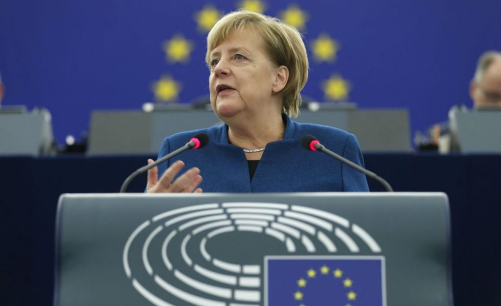 Политика: Меркель поддержала создание единой европейской армии