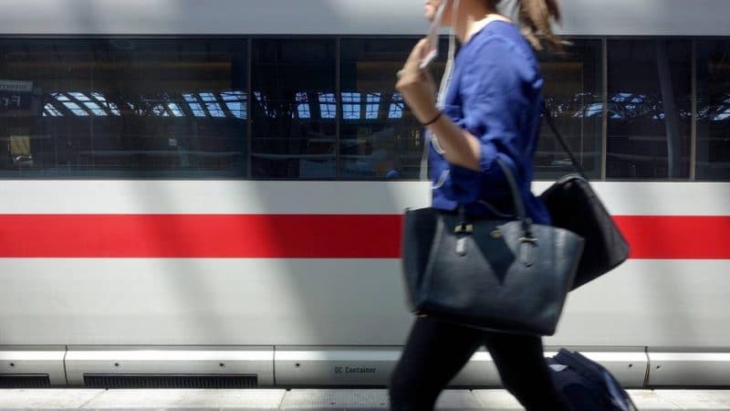 Общество: Новые уловки мошенников: железнодорожный билет стоимостью €11 000