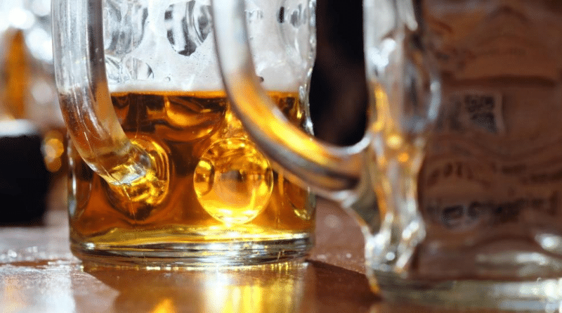 Закон и право: Могут ли пьяному клиенту отказать в подаче алкоголя в кафе или ресторане?