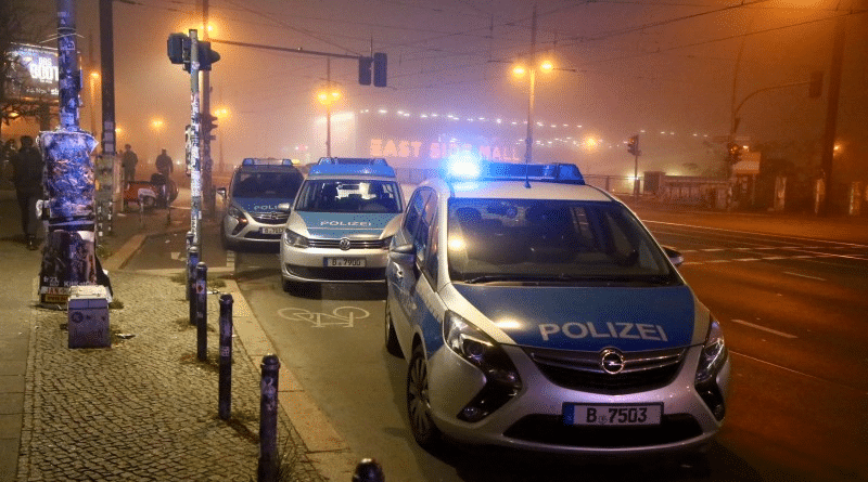 Происшествия: Неспокойная ночь в Берлине: драки, ДТП, нападение на полицейского