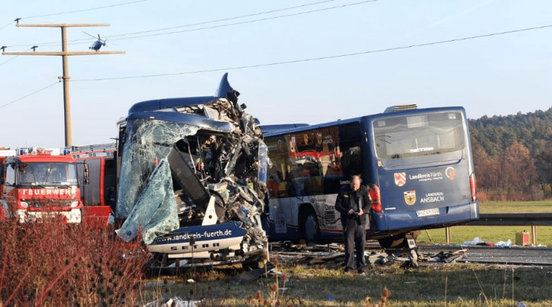 Происшествия: В Баварии столкнулись два автобуса: 27 пострадавших, в том числе дети