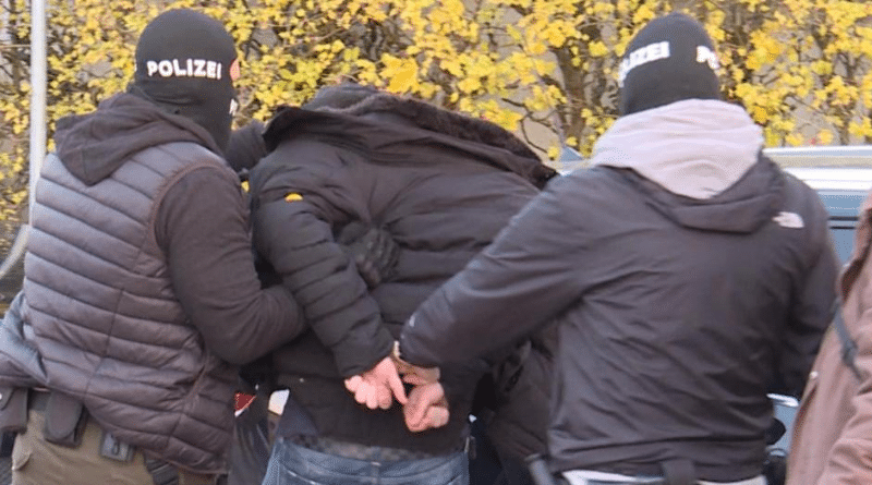 Происшествия: Полиция задержала преступников при выгрузке тонны кокаина
