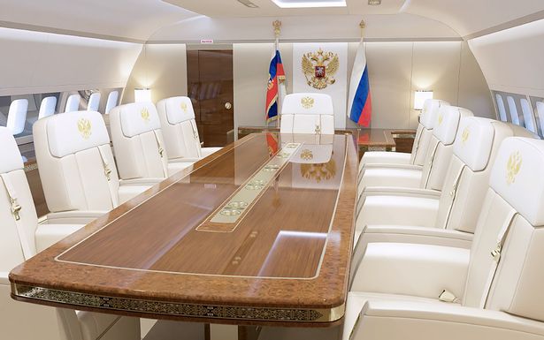 Досуг: Золотой унитаз и личный спортзал: школьник показал внутреннее убранство самолета Путина