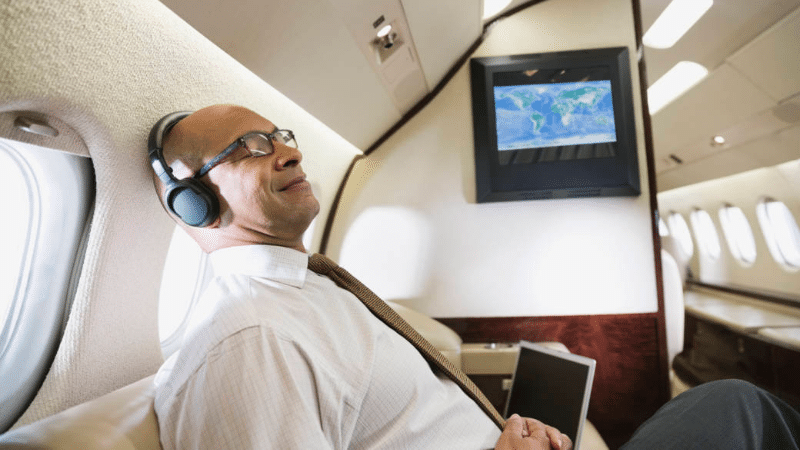 Досуг: Можно ли использовать Bluetooth-устройства в самолете?