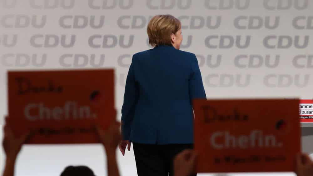 Политика: New York Times: «Конец эры Меркель означает конец великой Германии»
