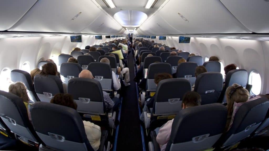 Отовсюду обо всем: Бомба на борту и запрет на посещение туалета: главные секреты о самолетах