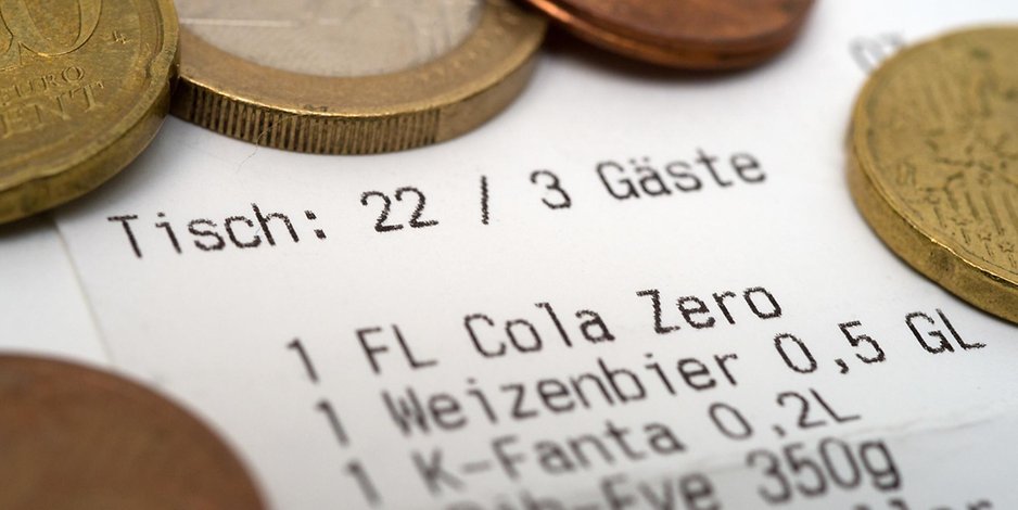 Деньги: Сколько чаевых нужно оставлять официантам, таксистам и парикмахерам в Германии?