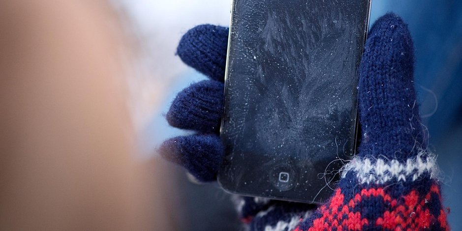 Технологии: Простой трюк: как вернуть к жизни iPhone, который выключился на морозе