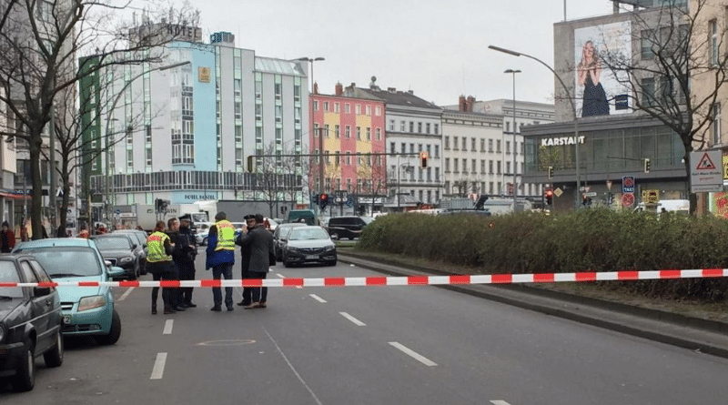 Происшествия: В Берлине член преступного клана на автомобиле сбил полицейского и скрылся