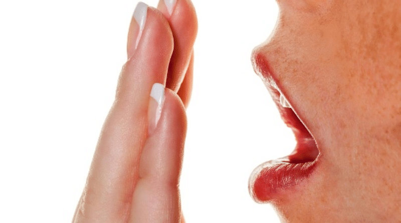Отовсюду обо всем: В каких случаях неприятный запах изо рта – причина опасной болезни?