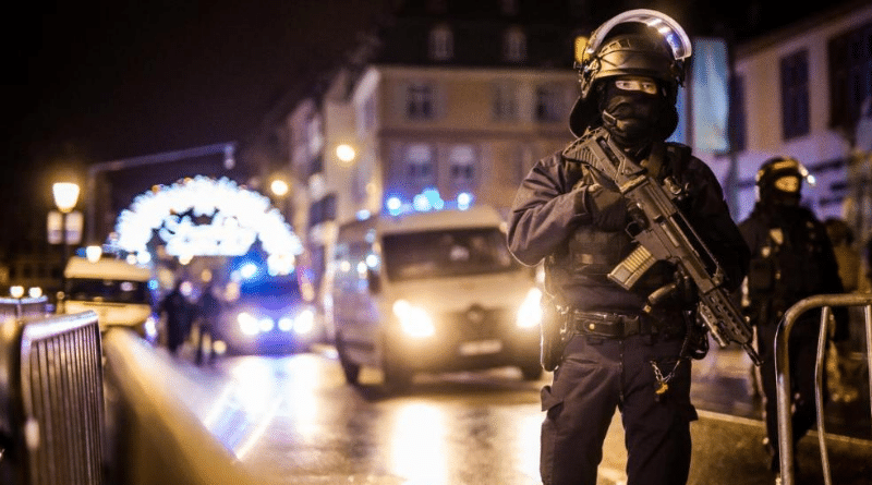 Происшествия: Теракт в Страсбурге: трое погибших, 11 раненых, преступник еще в бегах