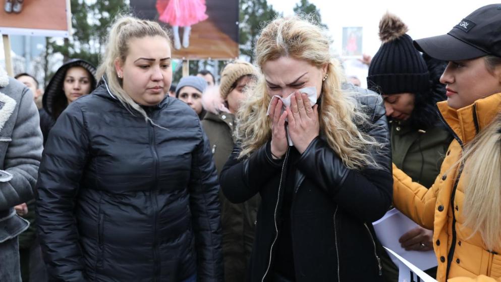 Происшествия: Демонстрация в Кельне: болгарская семья обвиняет медиков в смерти дочери рис 3