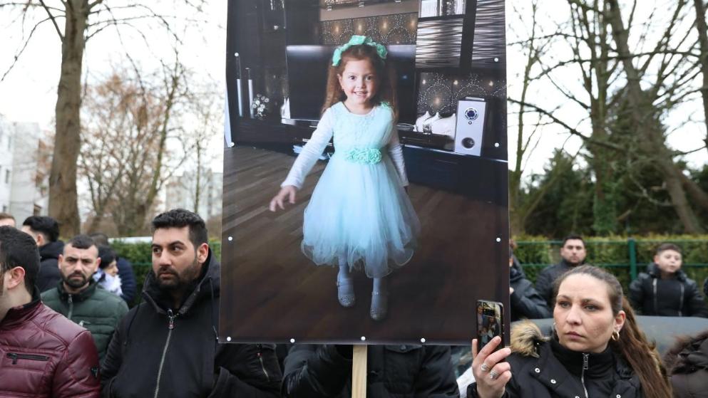 Происшествия: Демонстрация в Кельне: болгарская семья обвиняет медиков в смерти дочери рис 2