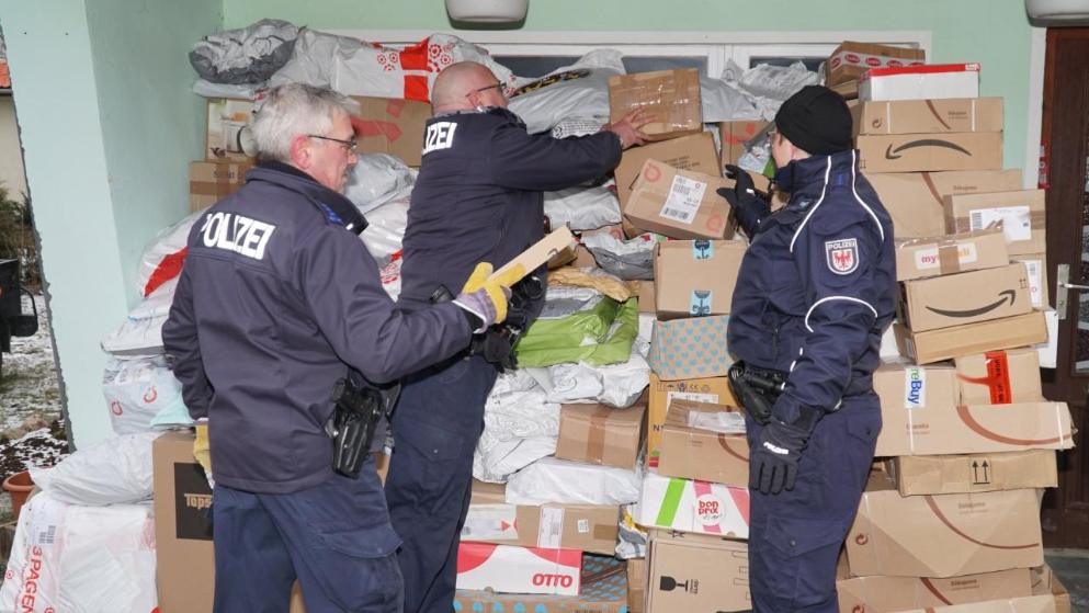 Происшествия: В Бранденбурге почтовый курьер присвоил более тысячи посылок