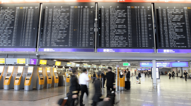 Общество: Задержки и отмены рейсов: в восьми крупных аэропортах Германии пройдут забастовки