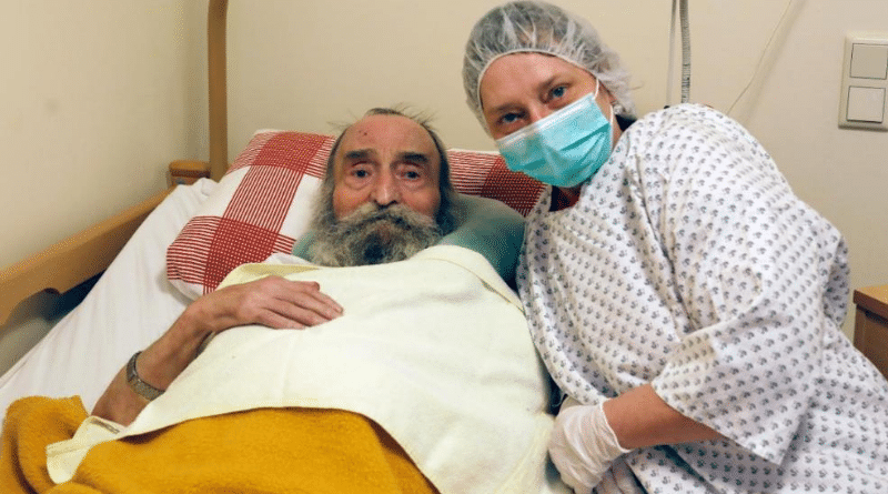 Общество: Пенсионера выписали из больницы в приют для престарелых, несмотря на тяжелую болезнь