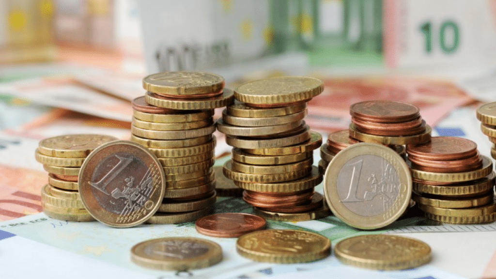 Общество: Уклонение от уплаты налогов обходится Евросоюзу в €825 млрд в год