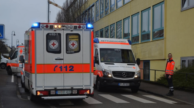Происшествия: Немецкий школьник взорвал в классе петарду: 14 пострадавших